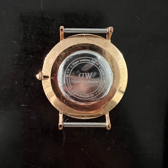 Daniel Wellington Rose Gold Classic Watch - Picture 4 of 7